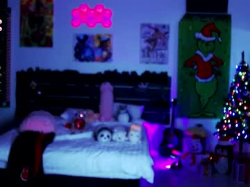 girl
        madnessalise cam image #3109105