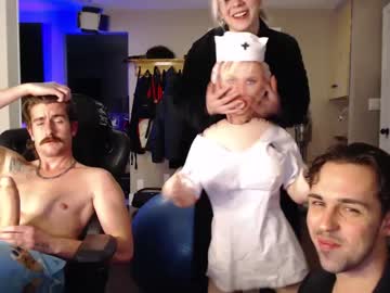 couple
        ryanrailer cam image #3255382