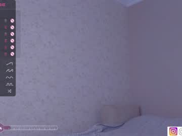 girl
        bzzzme cam image #2635075