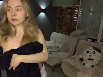 girl
        tatti_1 cam image #679468