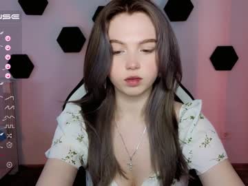 girl
        small_blondee cam image #1661270