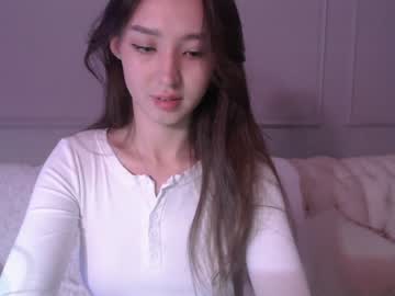 girl
        sarasuo cam image #2616995