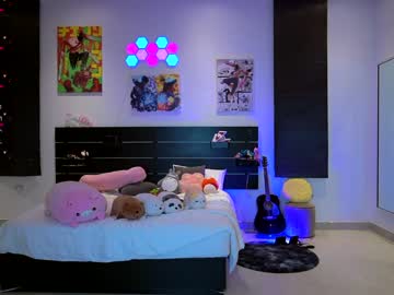 girl
        madnessalise cam image #3478669