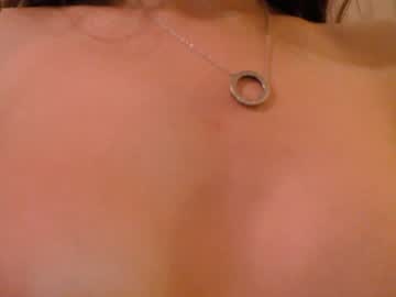 girl
        sarasuo cam image #3005649