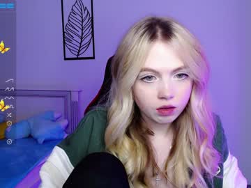 girl
        small_blondee cam image #916102