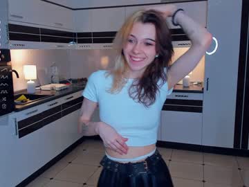 girl
        deliaderrick cam image #3158752