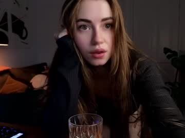 girl
        strawberryjamx cam image #2260151