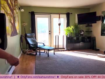 girl
        leahsunshine cam image #10162