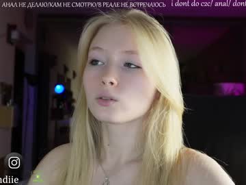 girl
        bestblondiiecb cam image #2835689