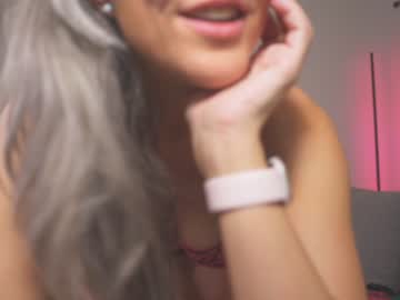 girl
        sunniedayz cam image #356220