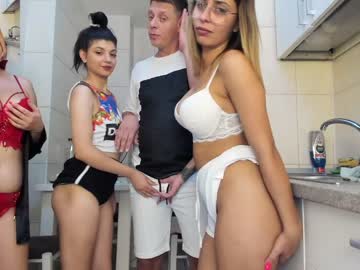 couple
        nolimitscoupl3 cam image #2325324