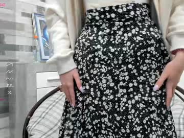 girl
        lolliis cam image #2286704