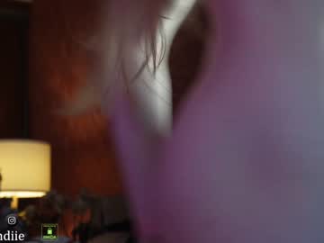 girl
        bestblondiiecb cam image #3172543