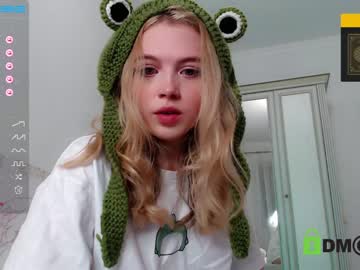 girl
        small_blondee cam image #590561