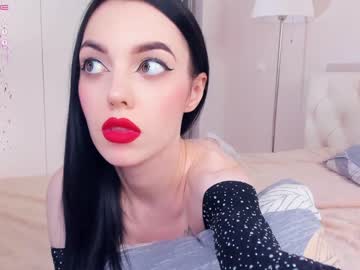 girl
        ilaveins cam image #239449