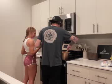 couple
        yourtrophyboy cam image #1573701