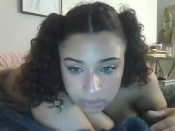 couple
        lovelyannaxo cam image #3379031