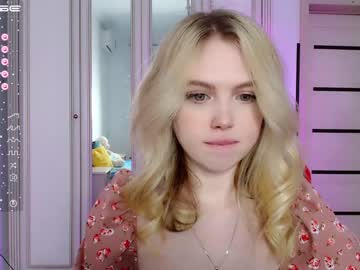 girl
        small_blondee cam image #958566