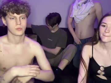 couple
        hotcouplebaby342 cam image #248912