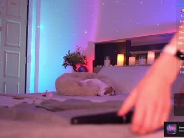 girl
        sweetkira555 cam image #43832