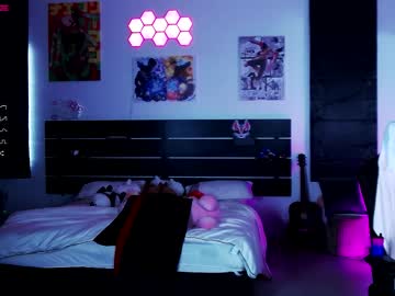 girl
        madnessalise cam image #1967380