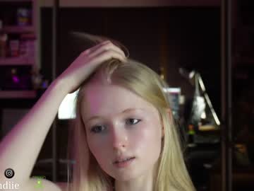 girl
        bestblondiiecb cam image #2949910