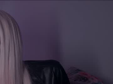 girl
        chaturbatable cam image #2801874