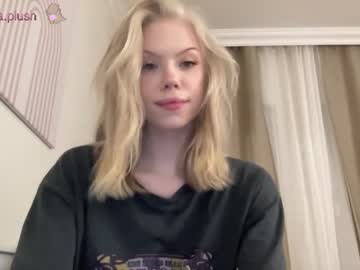 girl
        sonyaplush cam image #1630325