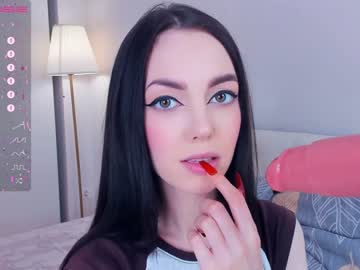 girl
        ilaveins cam image #100435