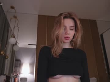 girl
        love_machine_ cam image #3022493
