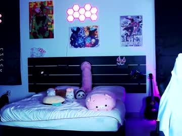 girl
        madnessalise cam image #2326079