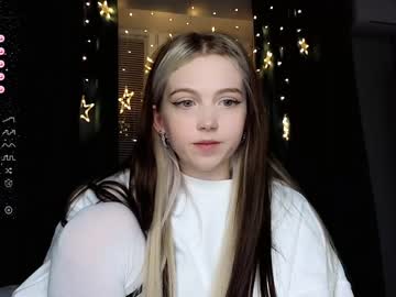 girl
        small_blondee cam image #3095190