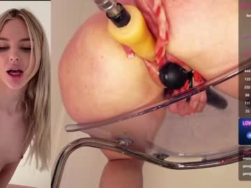 girl
        sophie_baley cam image #1199823