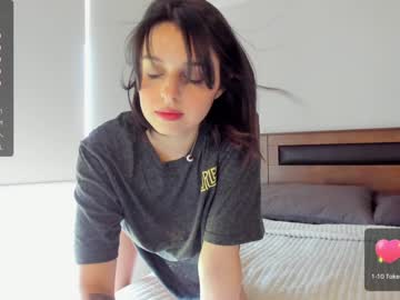 girl
        yourfreakygirl cam image #3078352