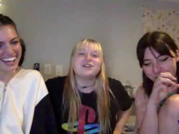 girl
        wallabyxxx cam image #424045