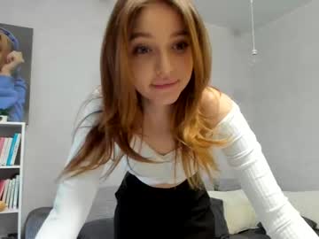 girl
        olli_ver cam image #1080178