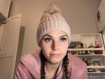 girl
        xyleialuv cam image #868259