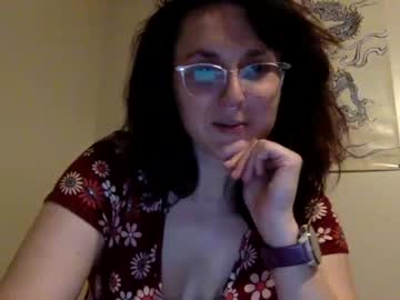 girl
        rosellamoon cam image #1552040