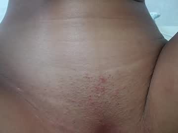 girl
        kira_little cam image #2212398
