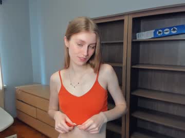 girl
        evamatthews cam image #1000336