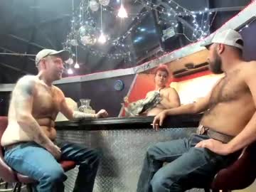 couple
        hardworkertn cam image #1214076