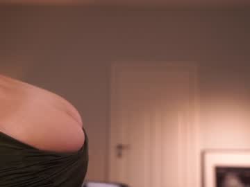 girl
        _mariarty_ cam image #3489068