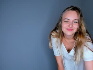 girl
        lindamildreda cam image #2225176