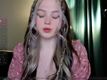 girl
        small_blondee cam image #3418455