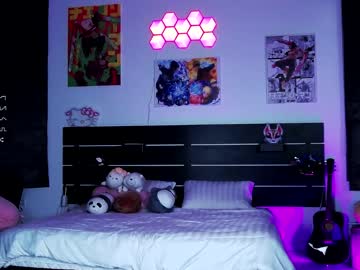 girl
        madnessalise cam image #2641560
