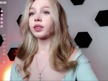 girl
        small_blondee cam image #1210309