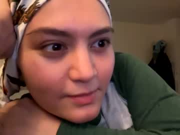 girl
        2smallhands cam image #3199559