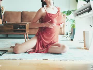 girl
        katdreams cam image #1807749