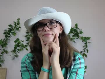 girl
        teresabriggs cam image #2313341