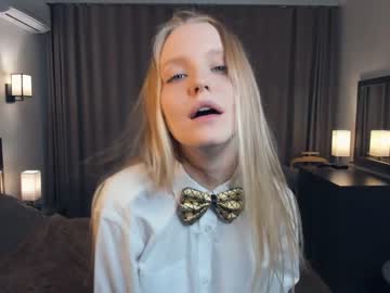 girl
        may_wow cam image #3083700